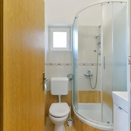 Apartamento House Inga Vir