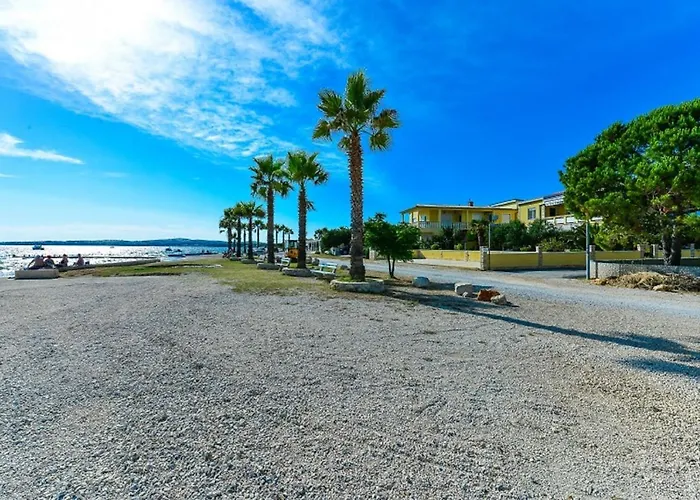 Appartement House Inga Vir