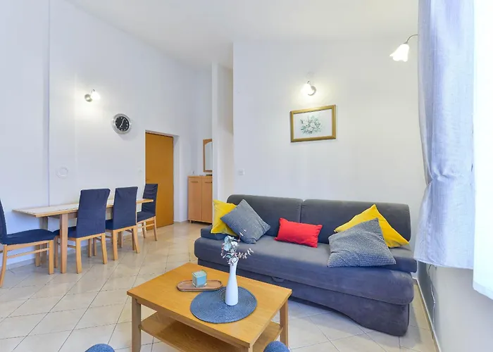 House Inga Apartment Vir