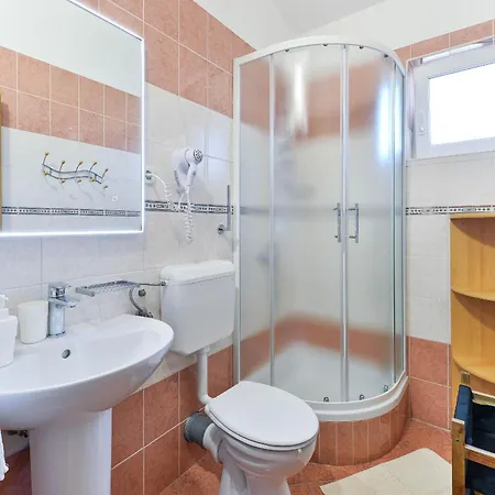 Apartman House Inga *