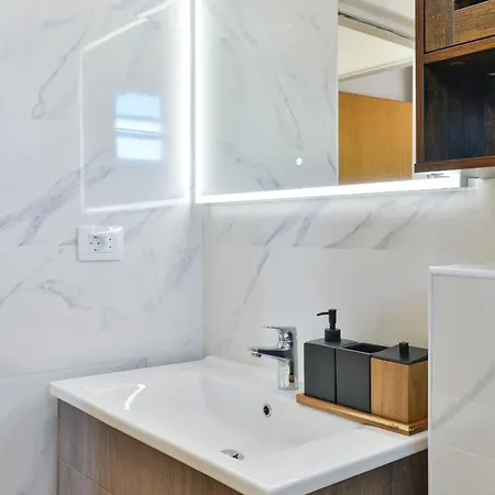 Apartament House Inga *