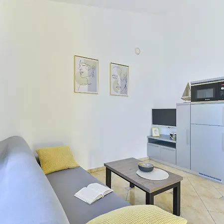 House Inga Apartament *