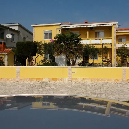 House Inga Apartment *