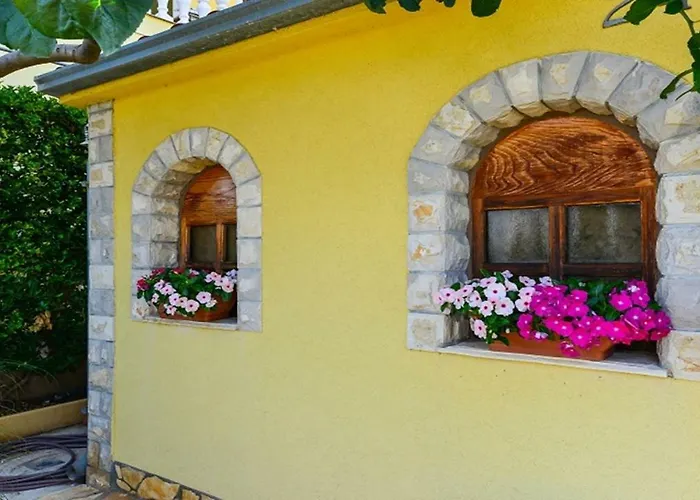 House Inga Apartamento Vir